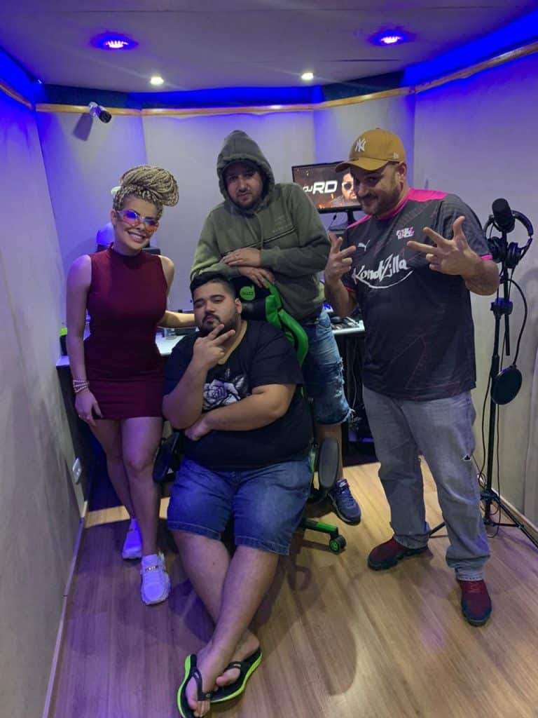 Jaquelline e equipe