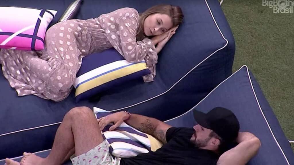 Arthur Picoli e Carla Diaz