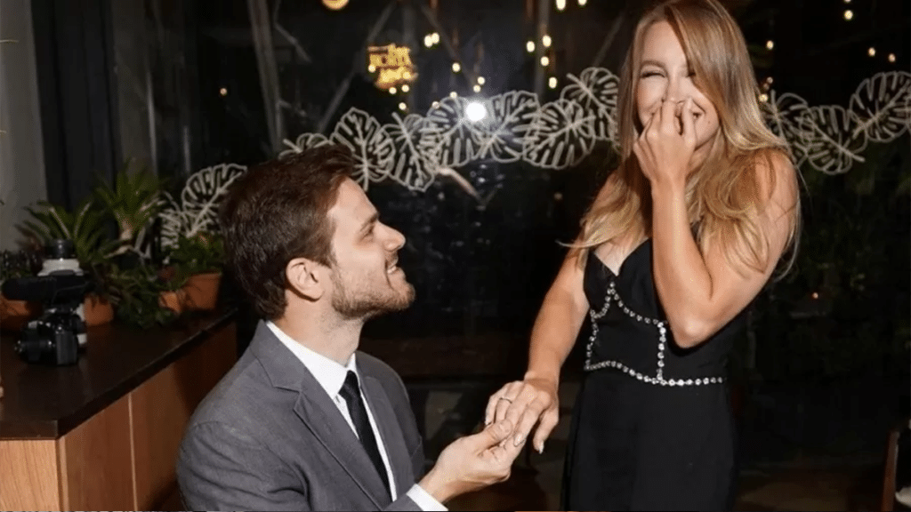 Felipe Becari e Carla Diaz
