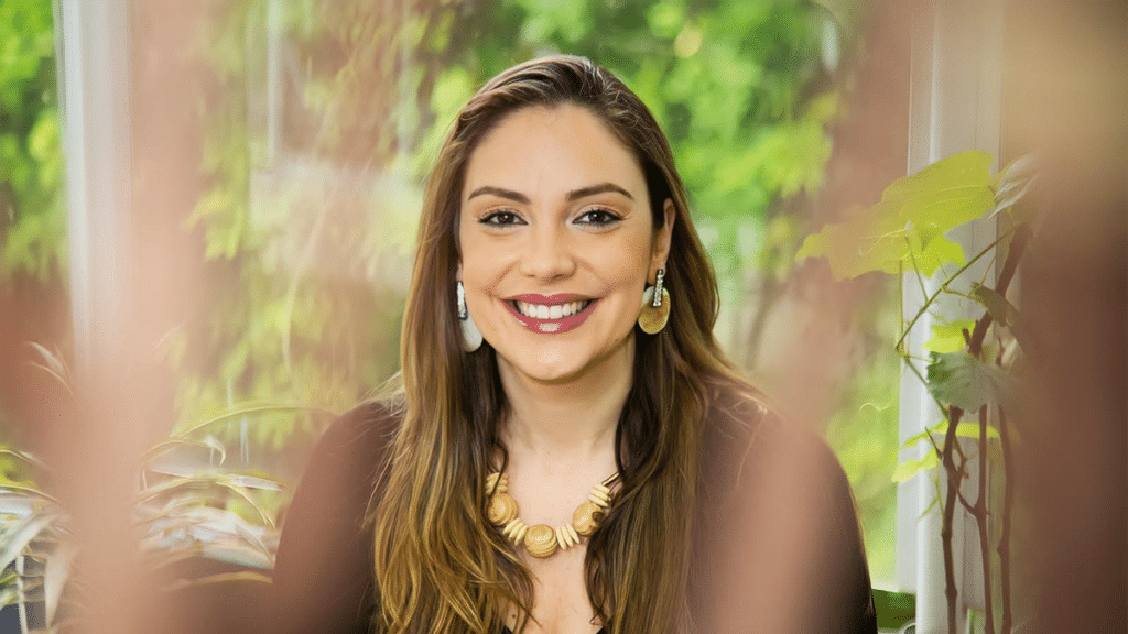 Renata Fornani é a única formadora do método Louise Hay no Brasil