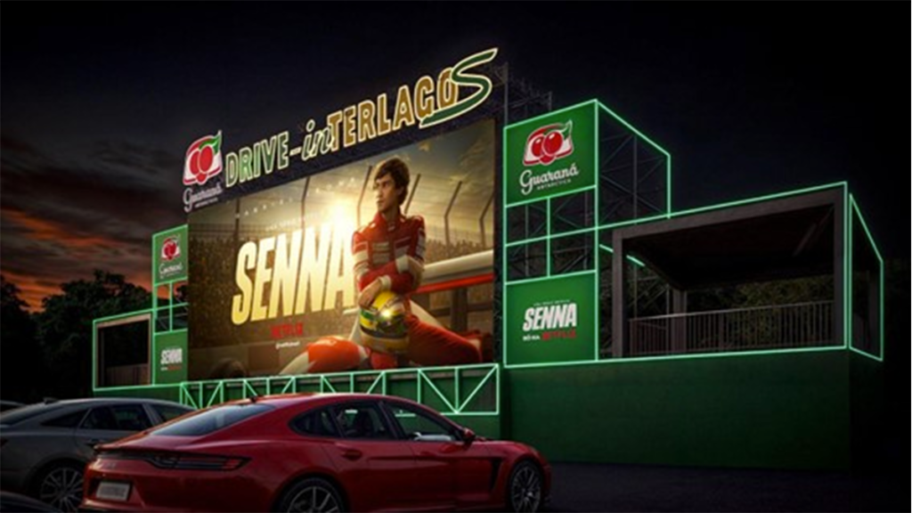 telão da Guaraná Antarctica para exibição da série Senna