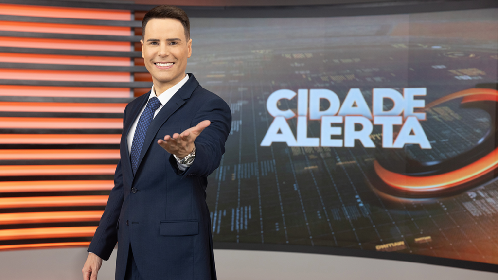 Luiz Bacci no estudio da Record